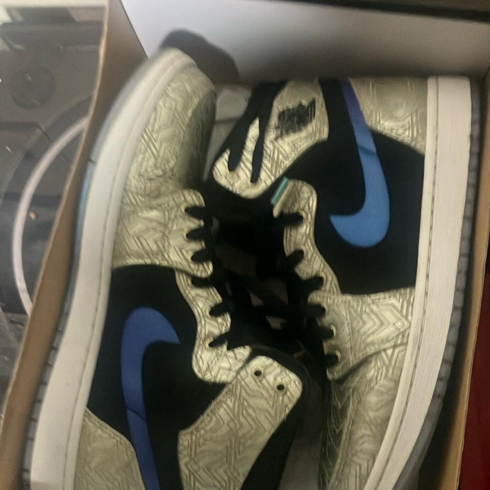 Out with the old, in with the new savings

Nike Air Jordan 1 Retro High OG SP